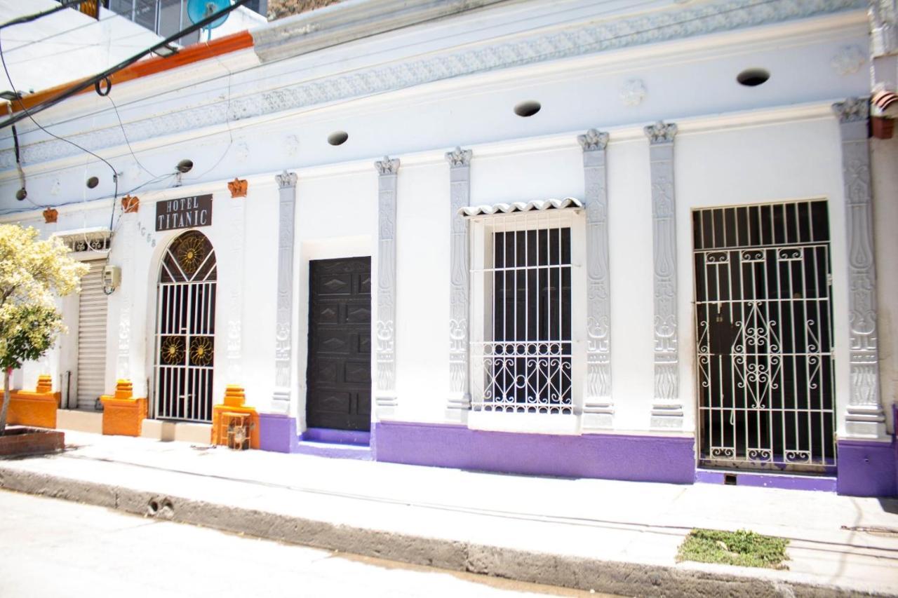 Hotel Titanic Inn Santa Marta  Exterior photo